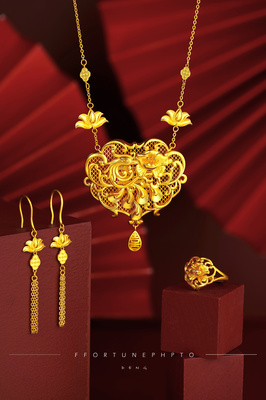 流光溢彩 黄金饰品套装的珠宝摄影艺术
